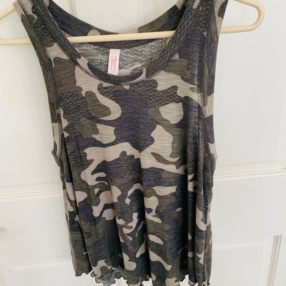 Camo top